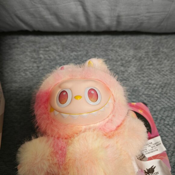 Pop Mart Authentic Loyalty Big Into Energy Labubu - Picture 5 of 5